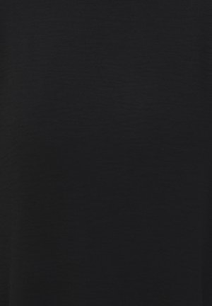 T-shirt nera realizzata in tessuto morbido e leggero con una texture liscia. Presenta un design semplice e uniforme senza motivi o accenti.