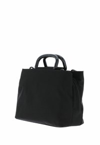 Sac à main en tissu noir avec deux poignées moulées, forme rectangulaire, texture lisse et poche zippée sur le côté pour un rangement supplémentaire.