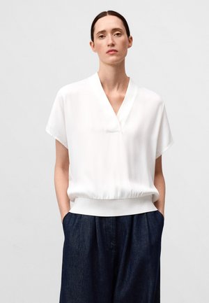 - T-shirt basic