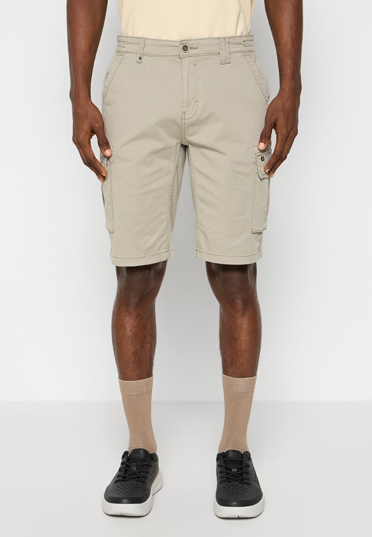 NO EXCESS Shorts kaki NO EXCESS Shorts kaki