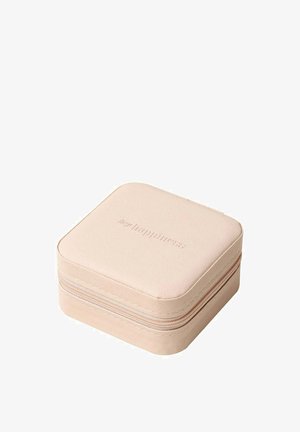 Square jewelry case in light pink fabric, featuring a textured surface, embossed logo, and a zipper closure. Compact and portable design.