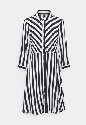Robe boutonnée ornée de rayures verticales bleu marine et blanches, avec un col, des manches trois-quarts et un bas évasé. Tissu lisse et léger.