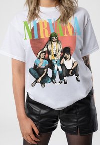 Paradiso Clothing NIRVANA HEART  - Print T-shirt - white