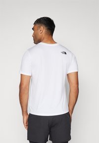 The North Face TEE - T-skjorte til trening - white