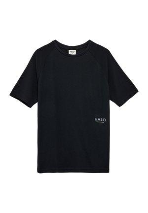 Zwarte kortemouwen shirt met een gestructureerd patroon, ronde halslijn en wit "HALO" logo aan de onderzijde. Gemaakt van ademende stof.