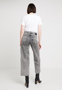 Diesel Vaqueros a campana - moon washed