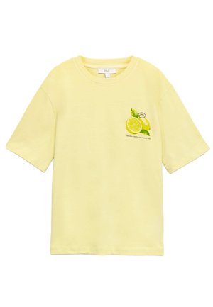 Marks & Spencer, GRAPHIC OVERSIZED - T-shirts print - yellow mix