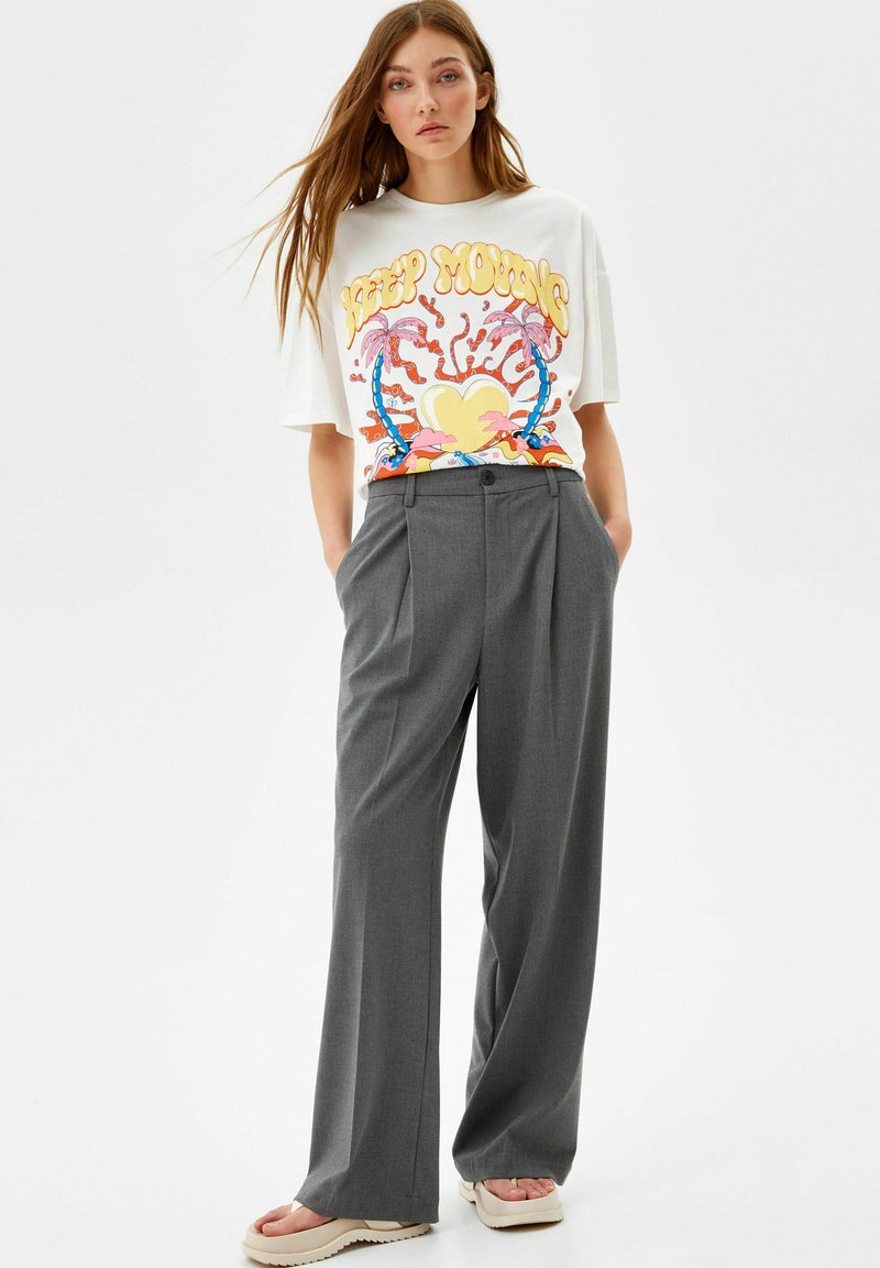 Damen Kleider | Bershka WITH PRINT T-Shirt print white/weiß - AA56106 Damen Kleider | Bershka WITH PRINT T-Shirt print white/weiß - AA56106