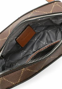 Tamaris ANASTASIA - Clutch - brown/cognac