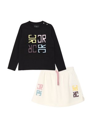 SET - Shorts - black