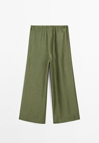 Olijfgroene wijde broek met een elastische tailleband, weergegeven tegen een effen witte achtergrond.
