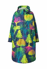 Lang navy regenjas met capuchon, voorzien van een kleurrijk patroon van bomen en wortels in neon groene, gele, roze, blauwe en paarse tinten.