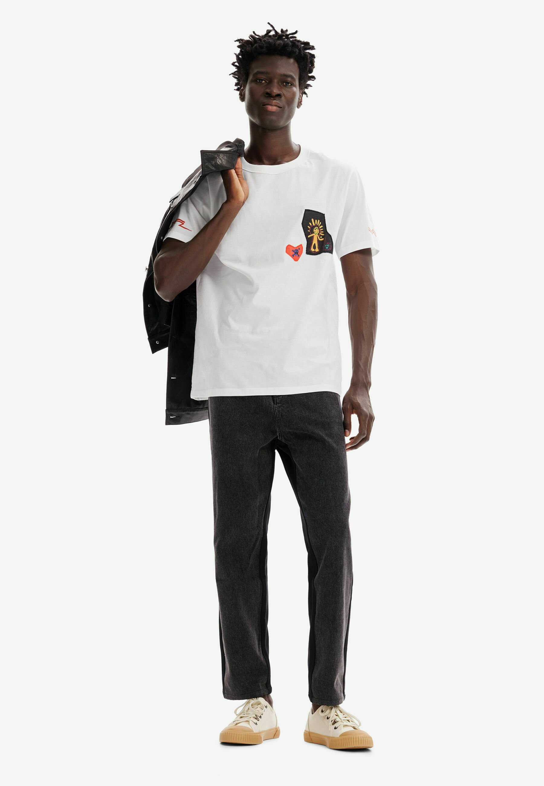 PUMA T-Shirt Blanc T-Shirt A Manche Courte Avec Graphique