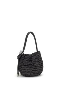 Bolso de mano tejido en negro con forma redondeada, un asa única y un aspecto texturizado; incluye un acento floral decorativo y una correa de cuero.