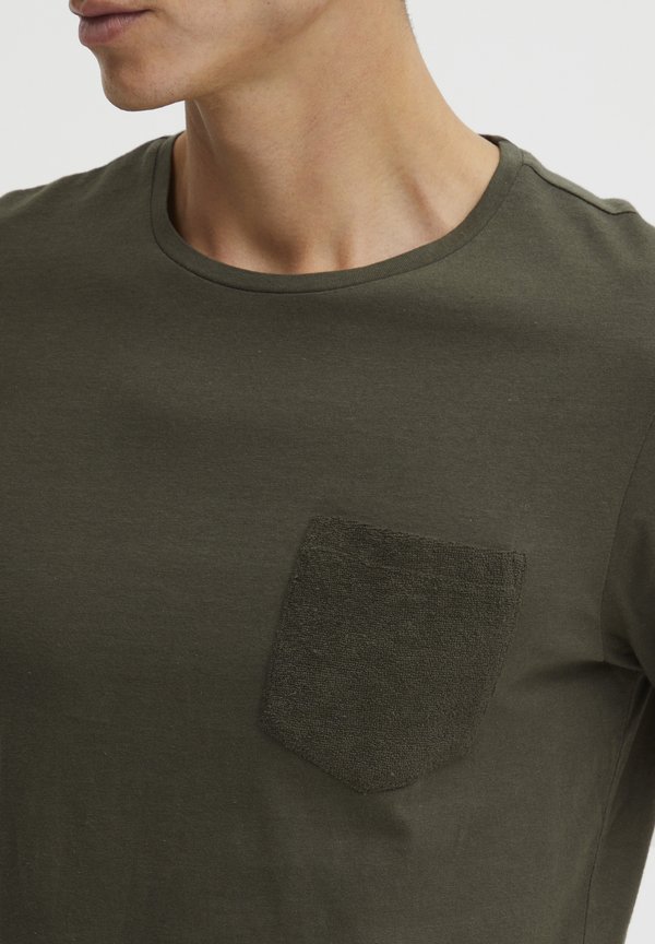 PRINDIE - Basic T-shirt - forest night2