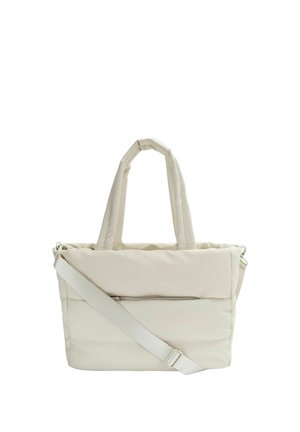 Borsa tote imbottita color crema con doppie maniglie, tracolla regolabile e tasca frontale con zip su sfondo bianco.