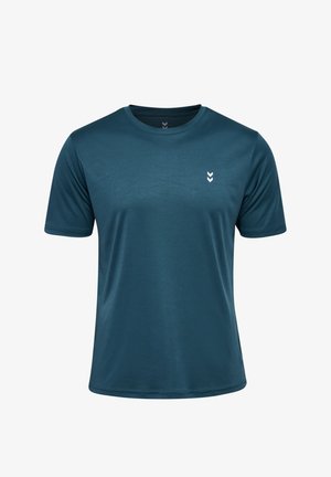Korte mouwen T-shirt in donker teal, gemaakt van gladde stof. Heeft een ronde halslijn en een klein wit logo op de linkerborst.