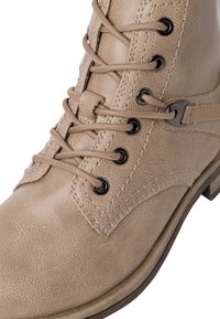 Tamaris Stivaletti stringati - taupe