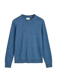 Blå långärmad crewneck-tröja med ribbad mudd och nederkant, tillverkad av ett mjukt stickat tyg.