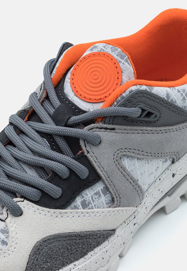 AMZN TRAILHEAD UNISEX - Trainers4