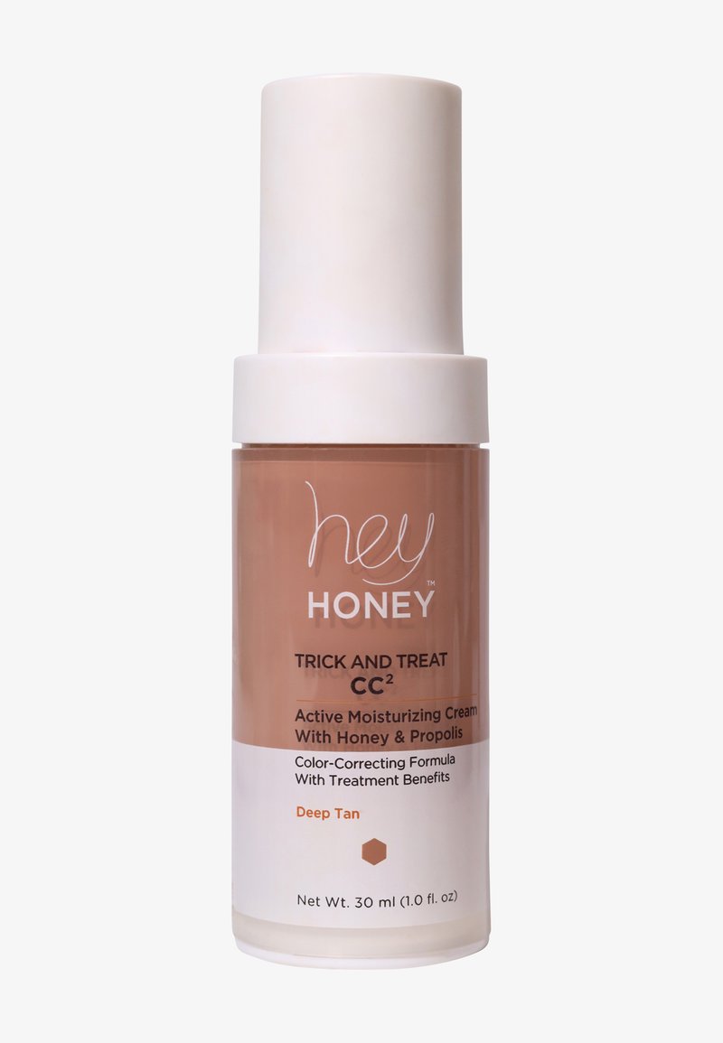 Hey Honey Skincare - TRICK AND TREAT CC² ACTIVE MOISTURIZING CC CREAM - CC Cream - deep tan, Ingrandire