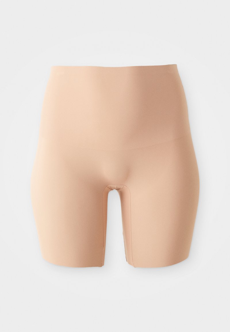 Γυαλιστερές, ελαστικές nude σορτς shaping. Διαθέτουν ψηλή μέση και ανοικτό σχέδιο καβάλου για ευκολία.