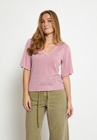 Unselected, prism pink metal.