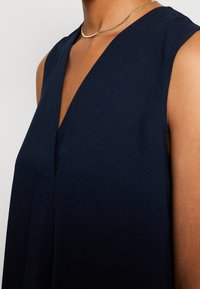 Esprit Pusero - dark blue