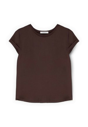 Tmavě hnědé dámské tričko s krátkým rukávem, kulatým výstřihem a přeloženými manžetami, položeno na bílém pozadí.