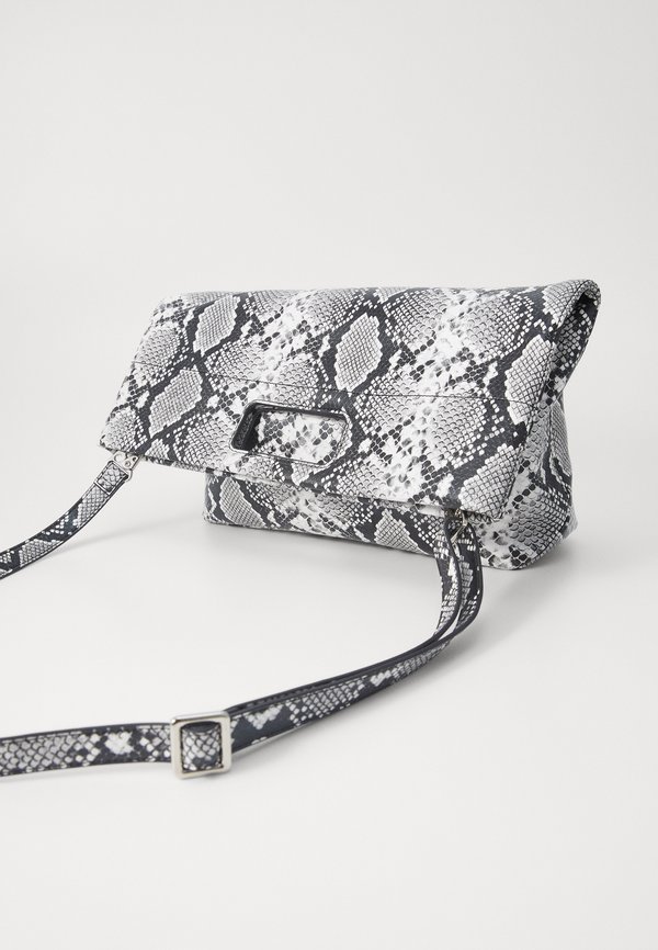 SAJENNIE TOTE BAG  - Tote bag4