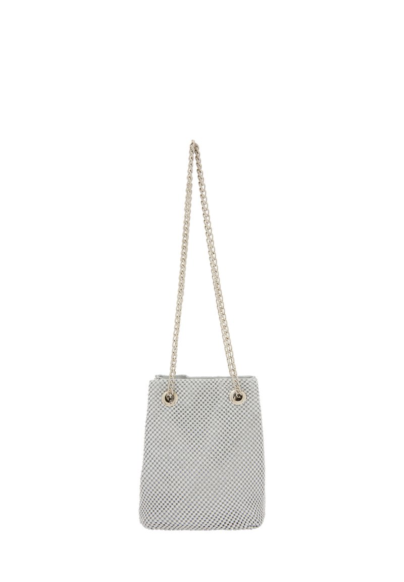 Metalnet taske i sølv med et struktureret mønster, der har guldtonede øjer og en sølv kædetræk.