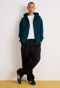 Thumbnail Image 5
