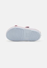 Crocs CROCBAND CRUISER UNISEX - Rantasandaalit - dreamscape/cassis