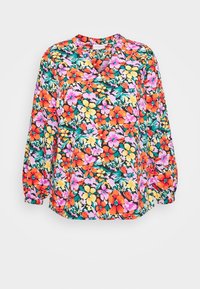 Blusa a maniche lunghe con motivo floreale multicolore in arancione, rosa, giallo e verde su sfondo scuro, con scollatura tonda.