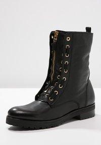 Kennel + Schmenger Botines con cordones - black