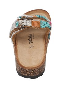 Sandalo con suola in sughero e plantare in pelle beige, decorato con dettagli turchesi e argento, dotato di due cinturini regolabili con fibbie.