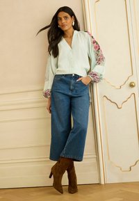 Nepasirinkta, mint floral print