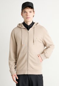 Calvin Klein Jeans LABEL ZIP THROUGH HOODIE - Majica s kapuljačom i patentnim zatvaračem - goat
