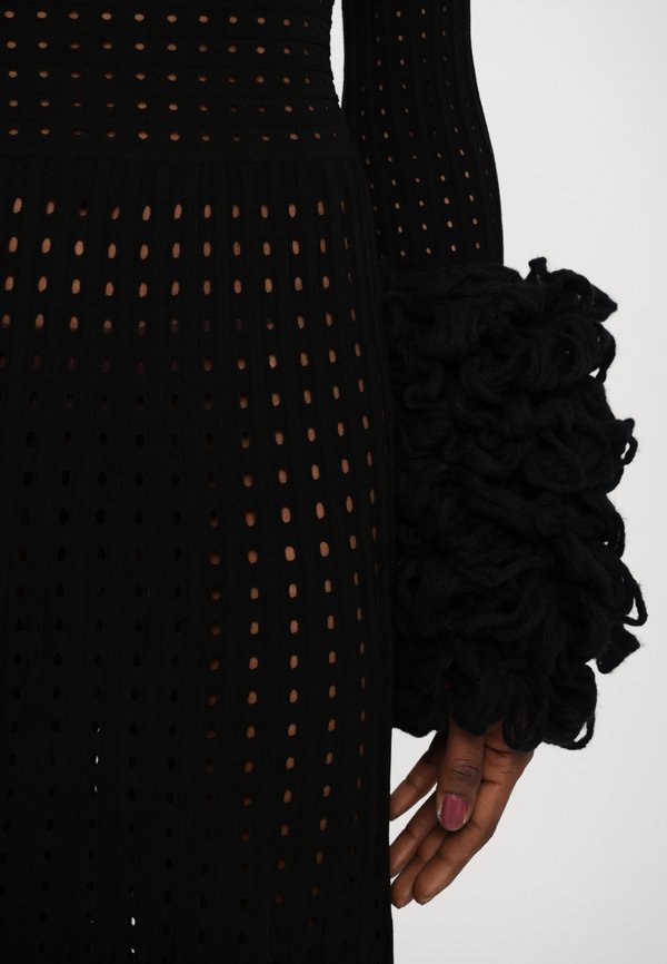 PERFORATED MAXI TURTLE NECK DRESS WITH EXAGGERATED THREADED CUFFS - Maxi dress4