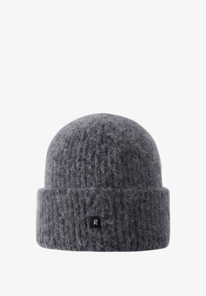 Szara dziana czapka z miękkiej wełny. Posiada podwinięty brzeg i małą czarną metkę z boku. Teksturowany, bezszwowy design.