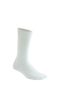 Calza bianca a coste realizzata in materiale morbido e testurizzato. Dotata di un bordo flessibile, forma dritta classica e finitura liscia.