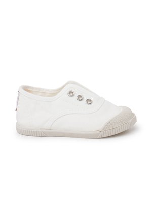 Bottines blanches en toile à enfiler avec un capuchon en caoutchouc, deux œillets métalliques et une semelle texturée. Design simple, profil bas avec une finition lisse.