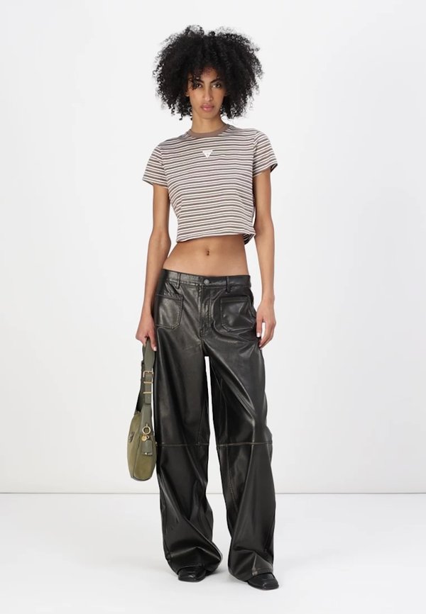 PATCH POCKET - Trousers2