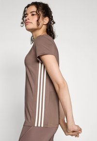 adidas Performance Sportska majica - earth strata/white