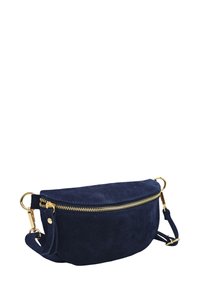 Sac bandoulière en suède bleu marine avec une forme arrondie, fermeture éclair dorée et accents en métal sur le côté. Comprend une sangle amovible pour plus de polyvalence.
