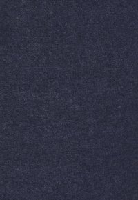 Marineblaue Stoff mit einer weichen, strukturierten Oberfläche. Das Material wirkt leicht meliert und bietet subtile Farbvariationen.