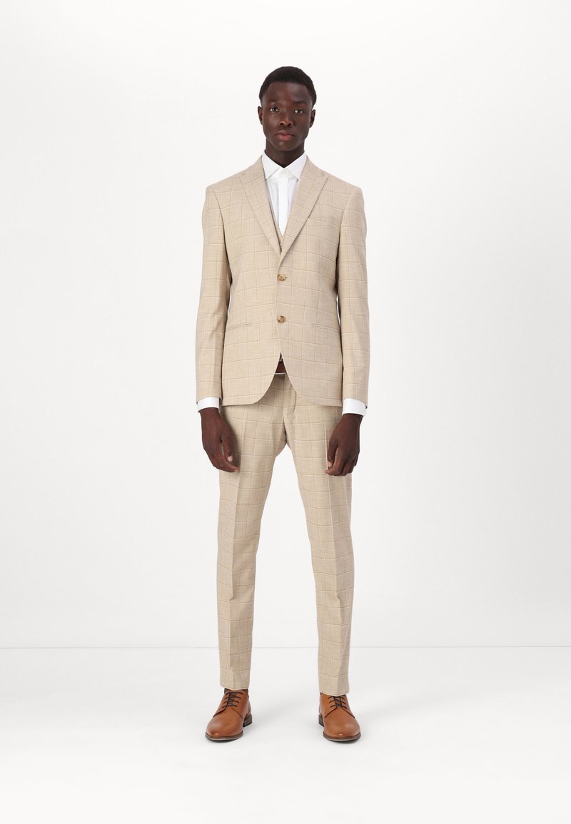 Isaac Dewhirst THE FASHION SUIT - Kostiumas - beige