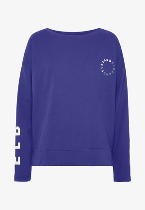 Lila Langarm-Sweatshirt mit Bootsausschnitt. Mit grafischem Text auf der Brust und entlang des linken Ärmels. Weicher Stoff.