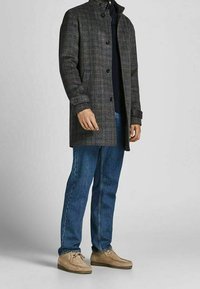 Jack & Jones PREMIUM Cappotto corto - light brown