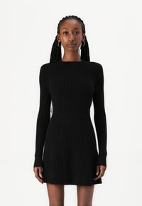 Hollister Co. - Ribbed Skater Mini Sweater Dress - Svetríkové šaty - black Miniatúrny obrázok 1